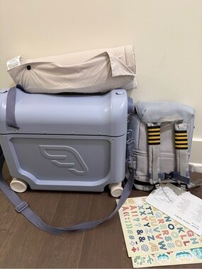 Kids Rolling Storage Trunk with Shoulder Strap - Light Gray